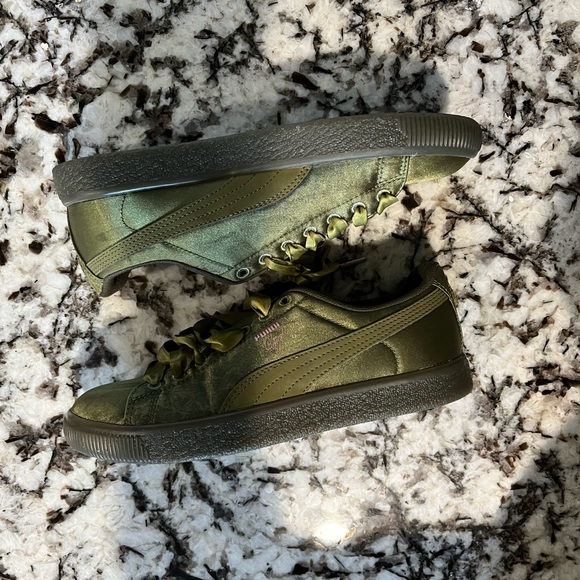 Puma Clyde Satin Jr 367469-03 Olive Avacado Size 6.5C - Picture 6 of 6